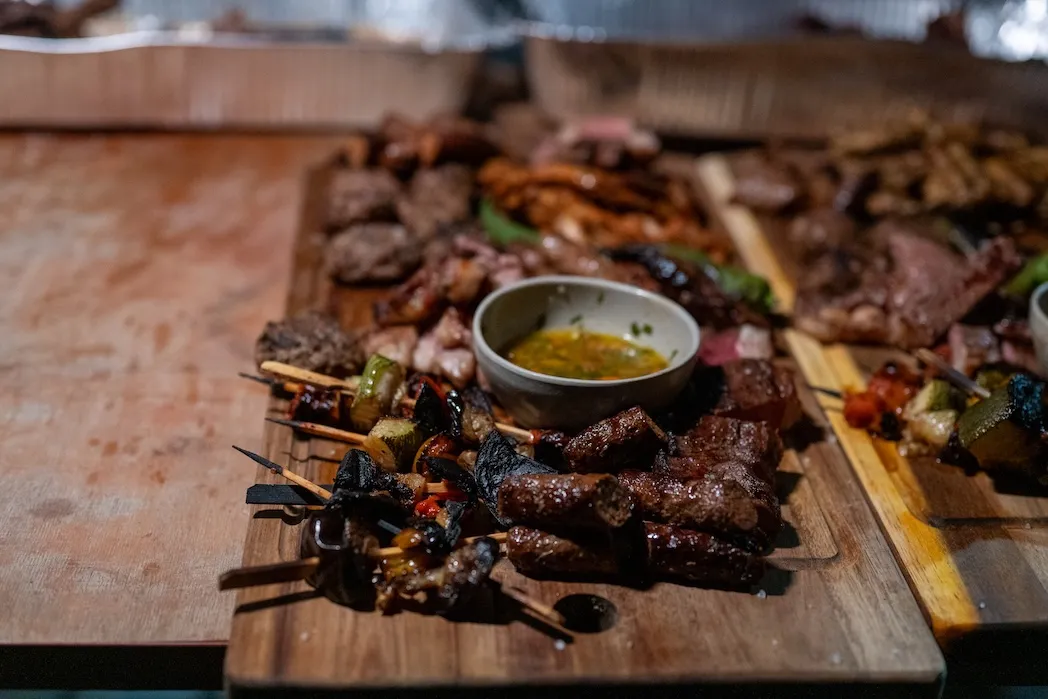 מסורת חגיגית לחוויות קולינריות בשריות